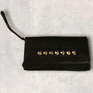 𝅺: : THE LIMIED Black Studded Clutch Wristlet : :